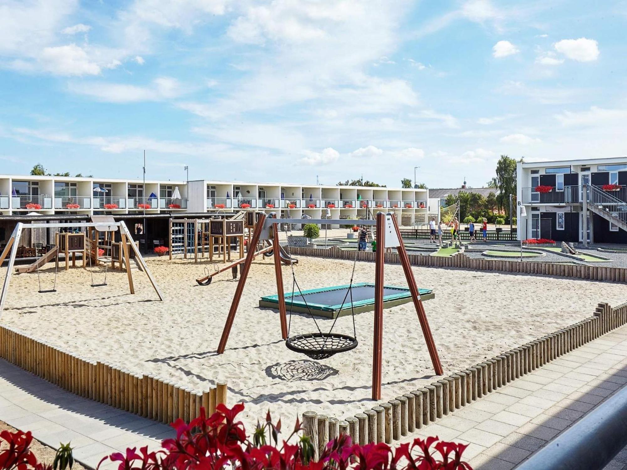 6 Person Holiday Home On A Holiday Park In Glesborg Exteriér fotografie
